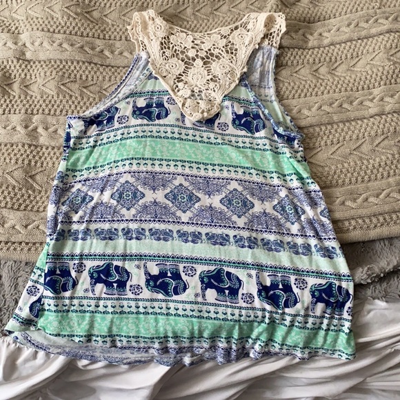 Rue 21 tank - Picture 3 of 3